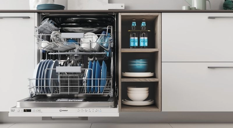 Посудомоечная машина встраиваемая Indesit DIC3B+16A, 13 комплектов, 7программы, 59.8 см, A, Серебристый