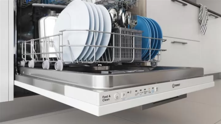 Посудомоечная машина встраиваемая Indesit DIE2B19A, 14 комплектов, 5программы, 59.8 см, A+, Серебристый